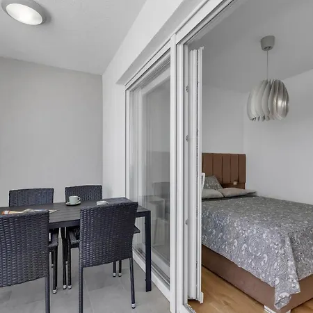 Dei Apart Apartment *